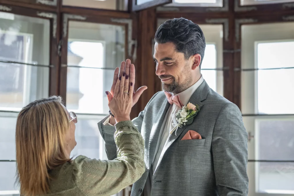 Getting Ready, Hochzeitsvorbereitung fotografieren, fotografische Begleitung Getting Ready Bräutigam