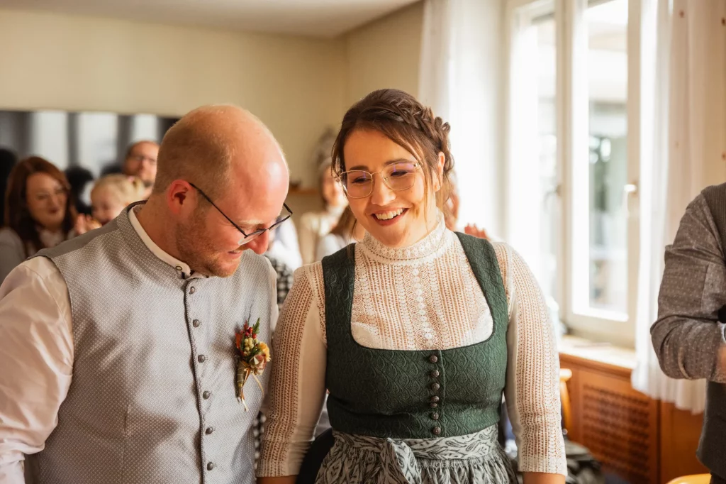 Glückliches Brautpaar bei Hochzeit. Heiraten im Landkreis Passau