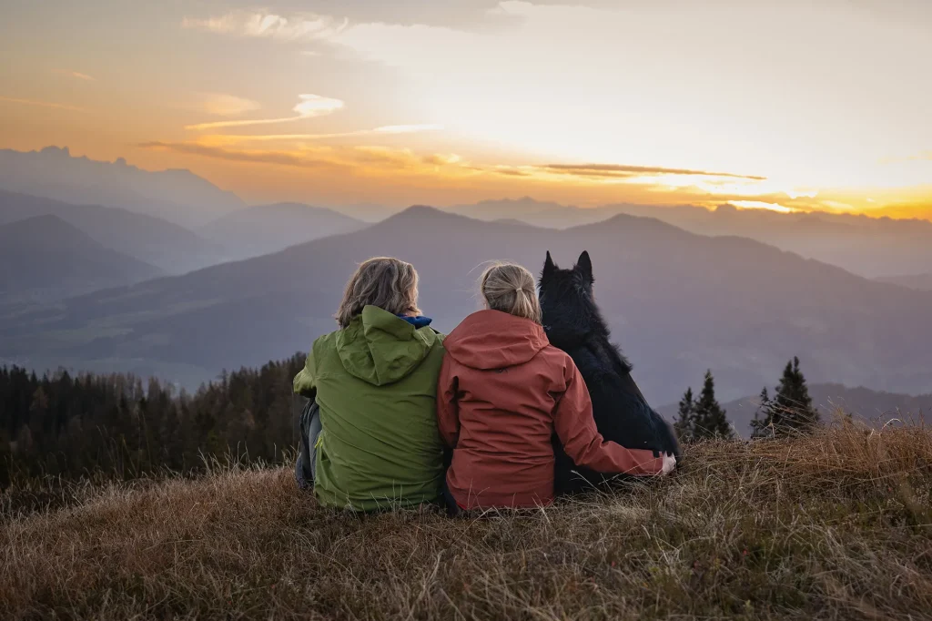 Wundervolles Fotoshooting am Hochkeil zum Sonnenaufgang von Mensch und Hund