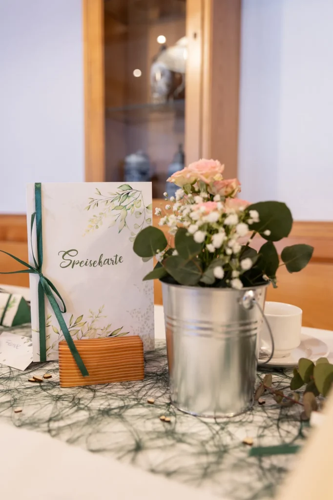 Heiraten in Neukirchen vorm Wald. Hochzeitsfeier im Gasthaus zur Post. Hochzeitsfotografie im Landkreis Passau