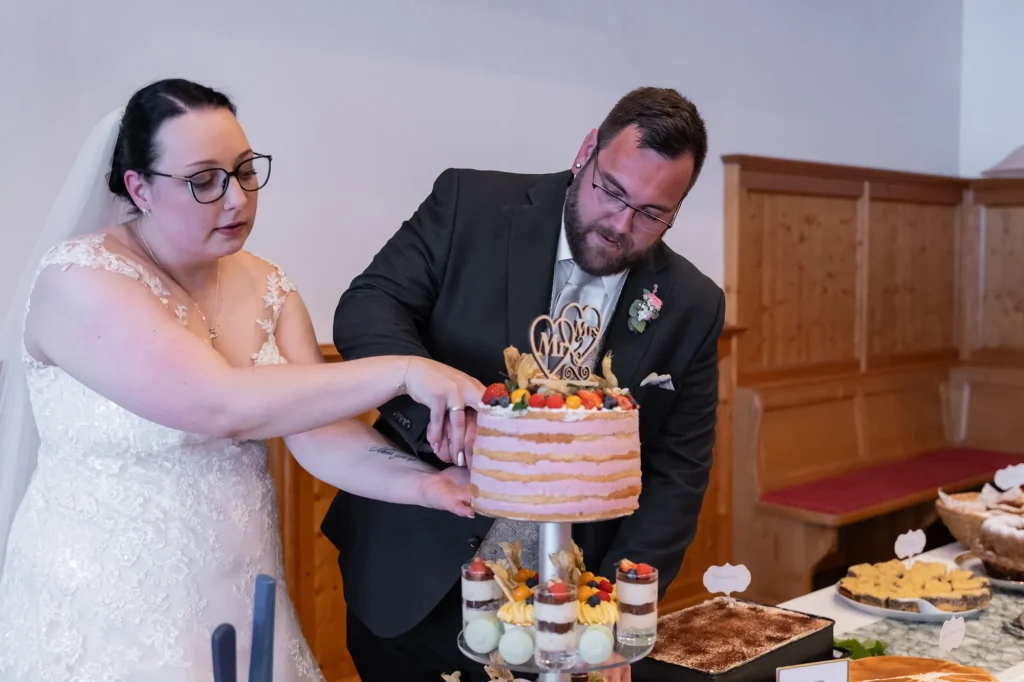 Hochzeit in Neukirchen vorm Wald. Hochzeitsfeier im Gasthaus zu Post. Fotografische Begleitung durch Daniela Schmid Fotografie